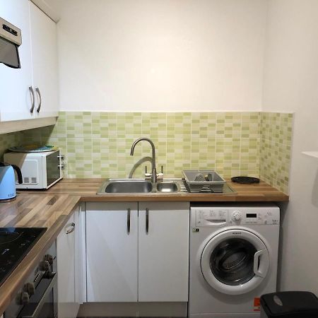 Stylish Apartment With Secure Parking Close To City Chester Ngoại thất bức ảnh
